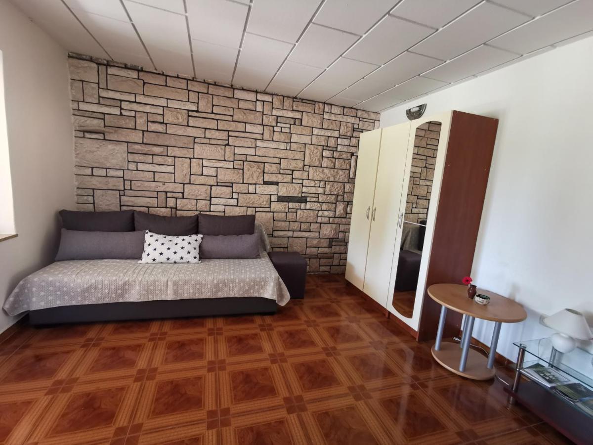 Apartmani Koin Medulin Exterior photo