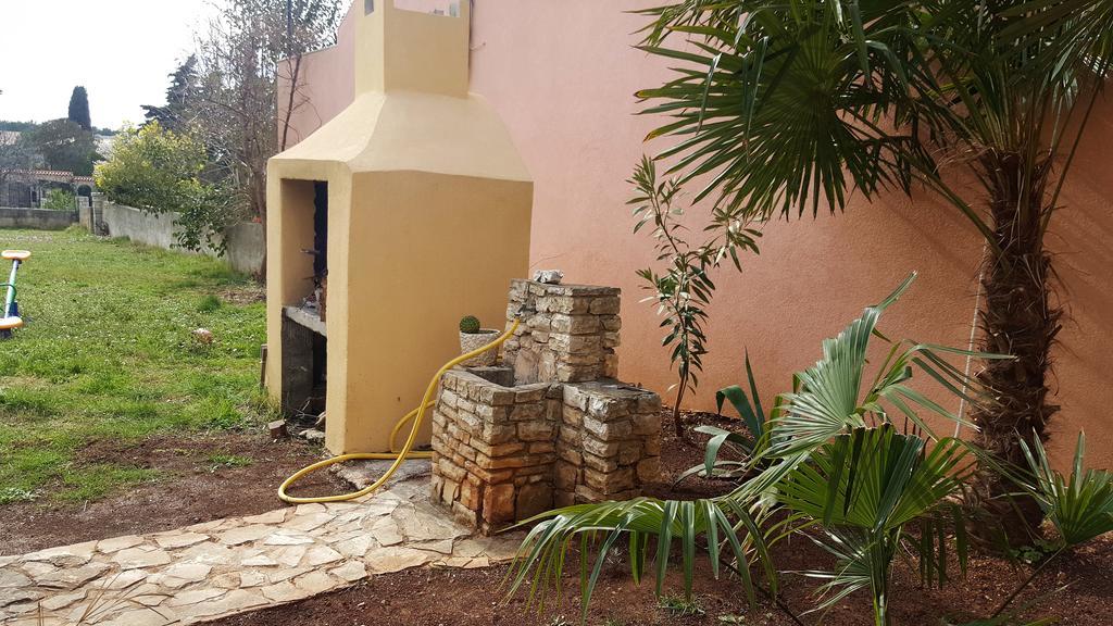 Apartmani Koin Medulin Exterior photo